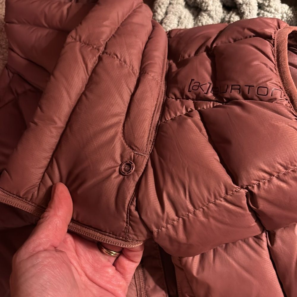 AK Burton Rose Down quilted Vest like new - Picture 8 of 16
